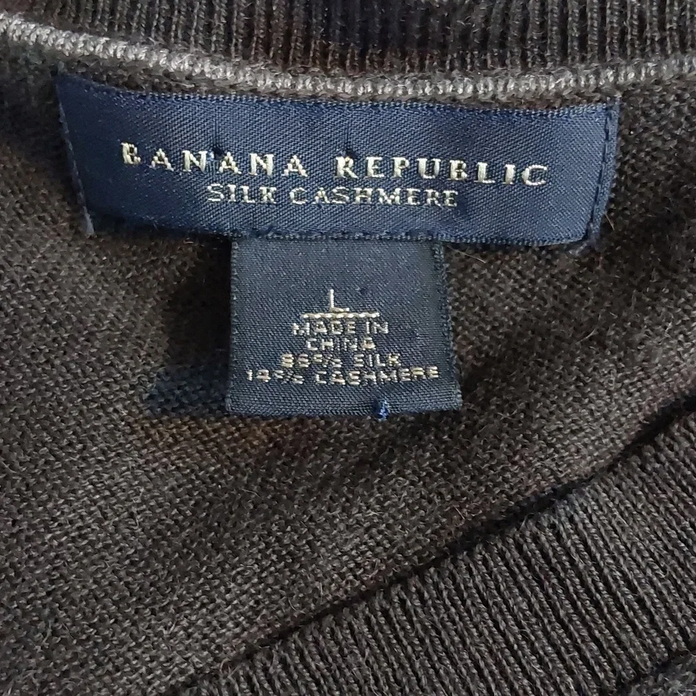 Banana Republic| Mens Black Cashmere/Silk V Neck Soft Neutral Sweater Preppy L